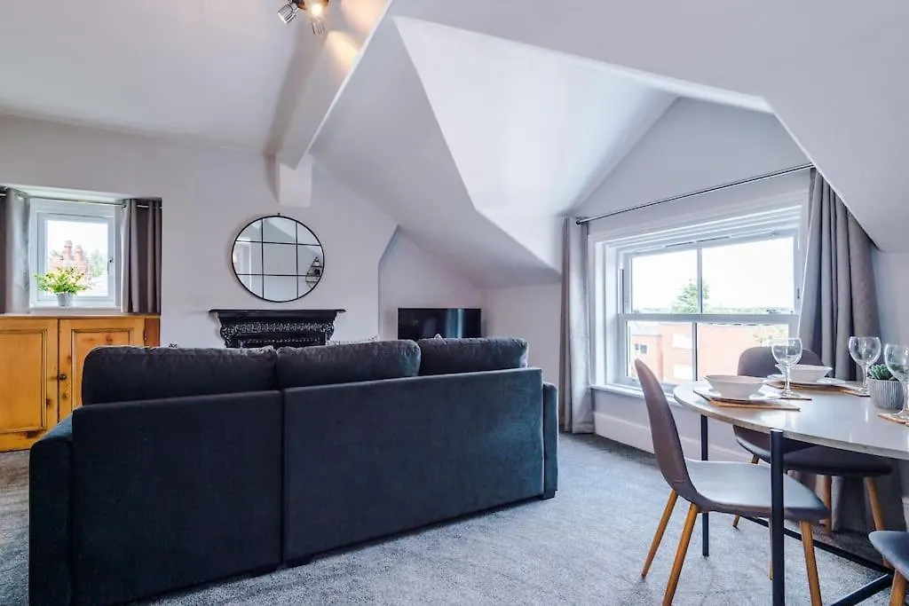 2-Bed Victorian Oasis In Chester 0*,