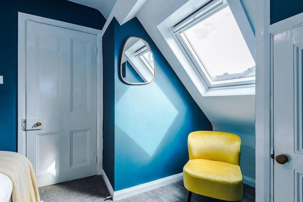 2-Bed Victorian Oasis In Chester